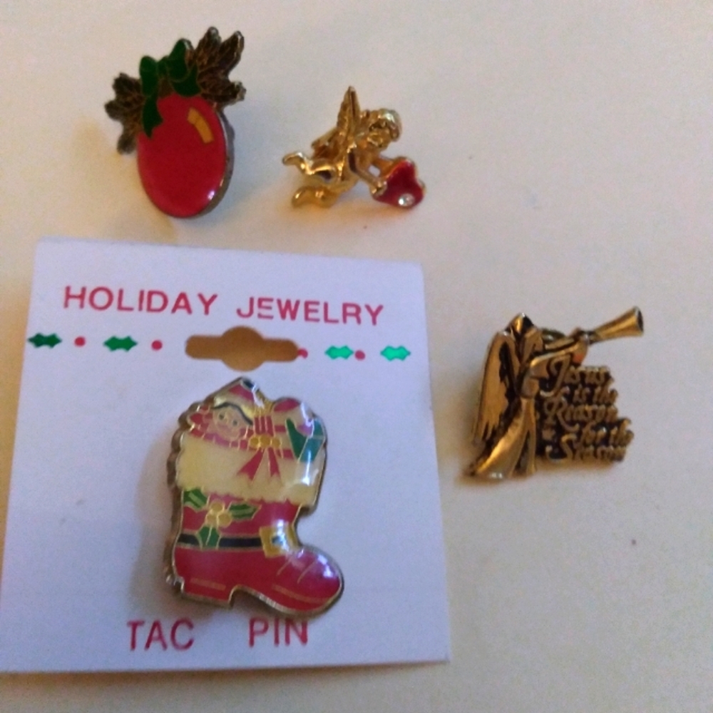 Vintage lot (4) Christmas pins